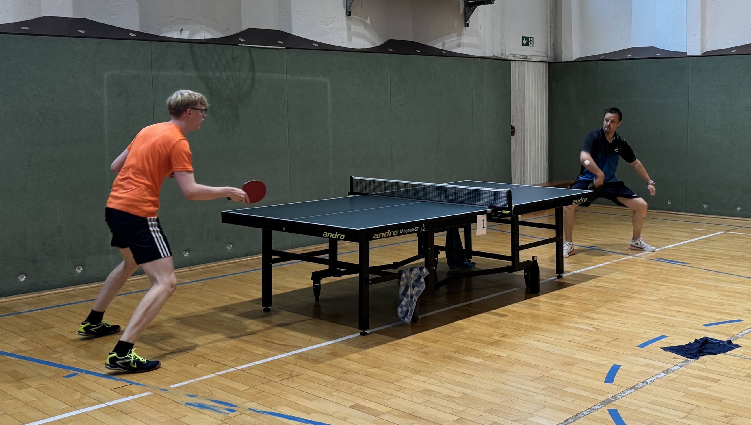 Überraschung der Gruppenphase: Maximilian Sonnenschein gegen den Landesklassespieler Marcel Günther