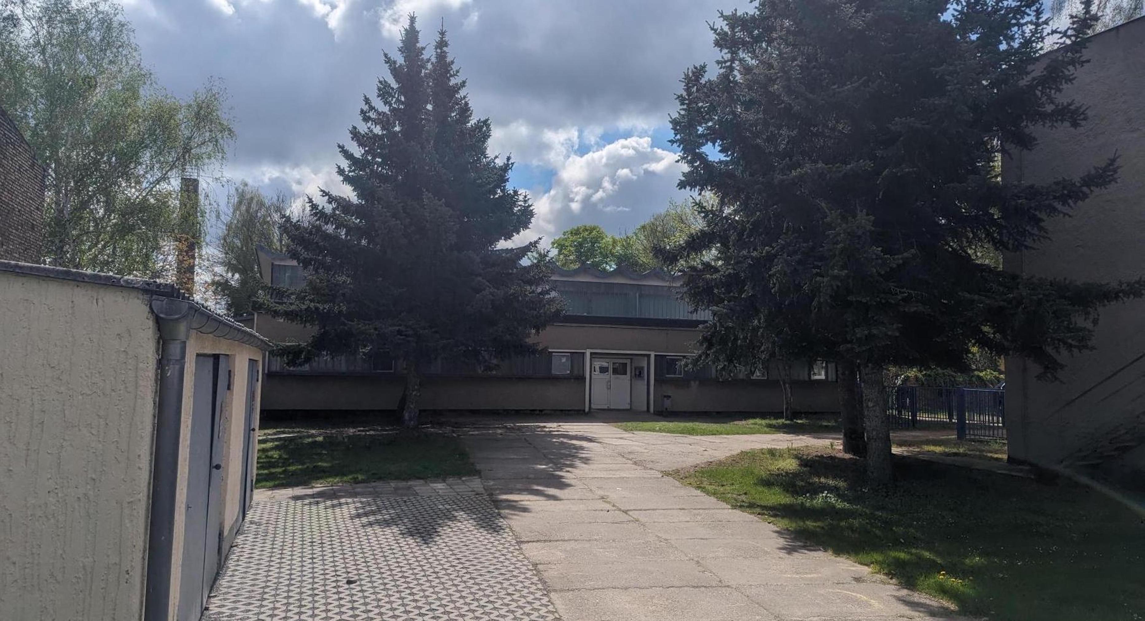 Außenansicht Turnhalle "Kleiner Haag"